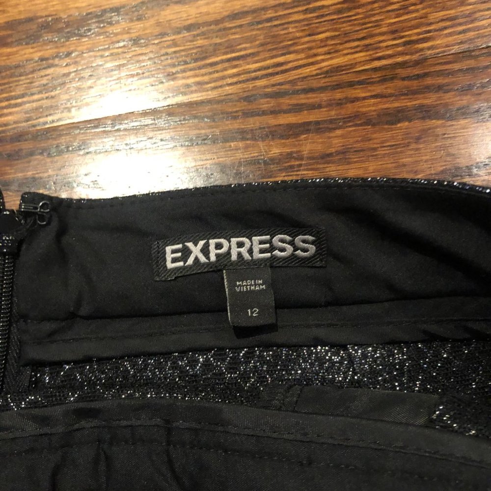 Express Printed Shorts - Picture 5 of 5
